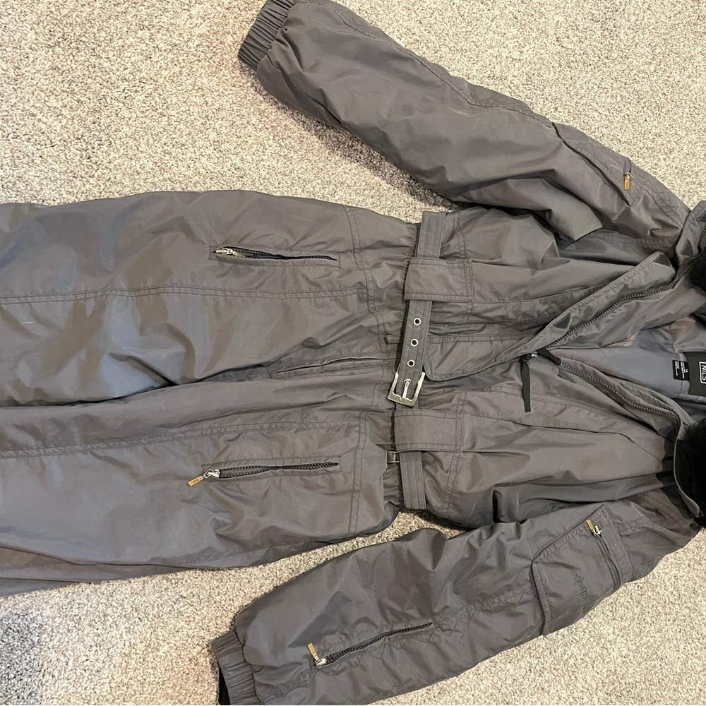 Nils brand ladies designer skiwear. - Picture 7 of 13